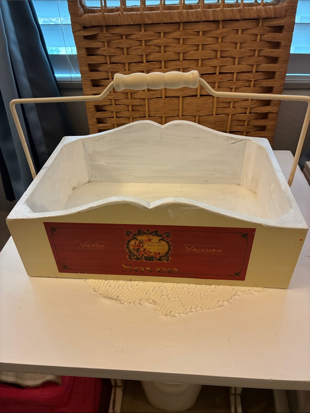 Vtg 1900’s  Victor Vaissier Savon Wallflower White Wooden Soap Caddy w/Handle